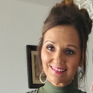 Meet your Posher, Augustina